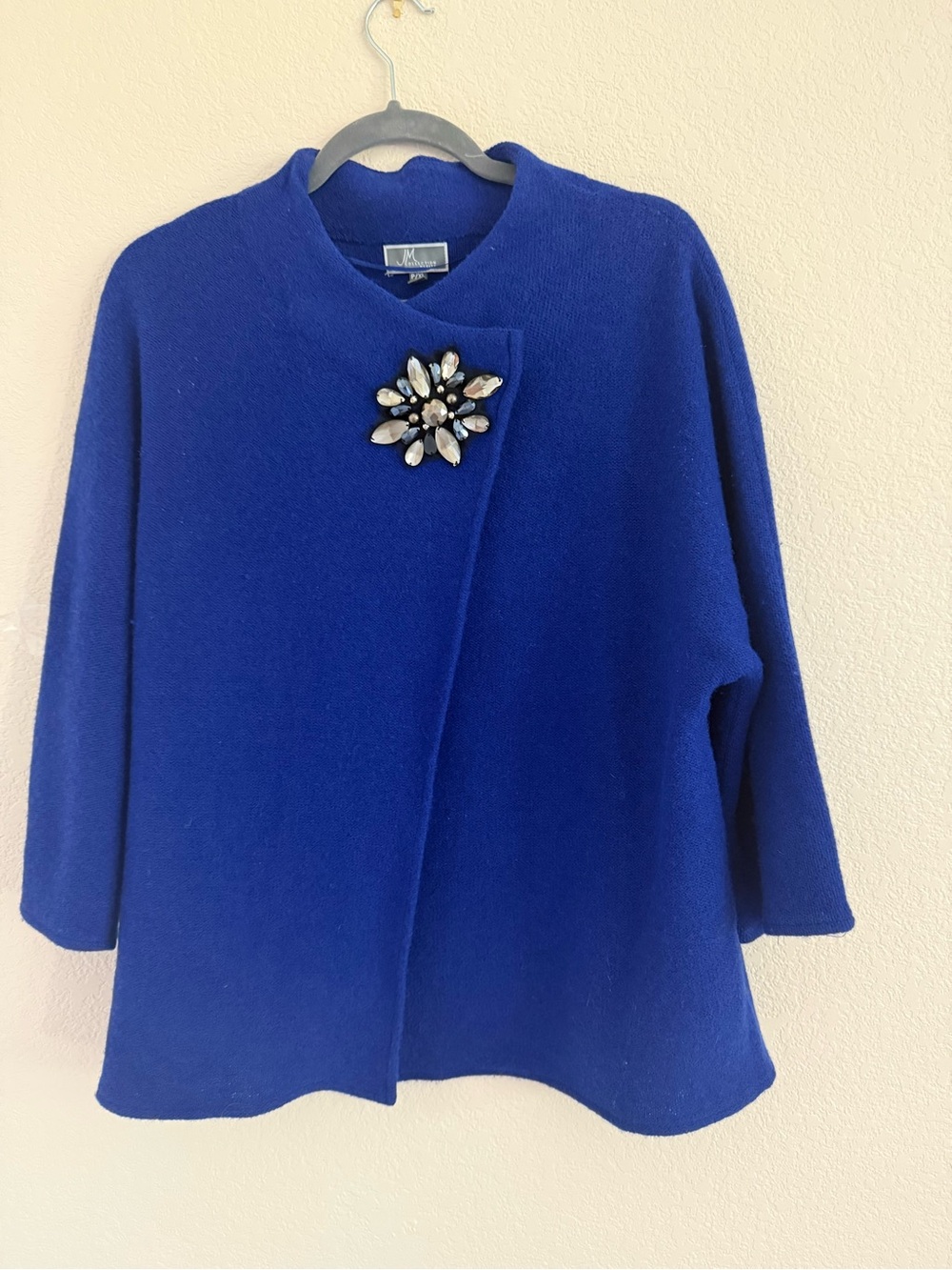 Elegant Royal Blue Women's Sweater Jacket with Decorative Brooch Wool